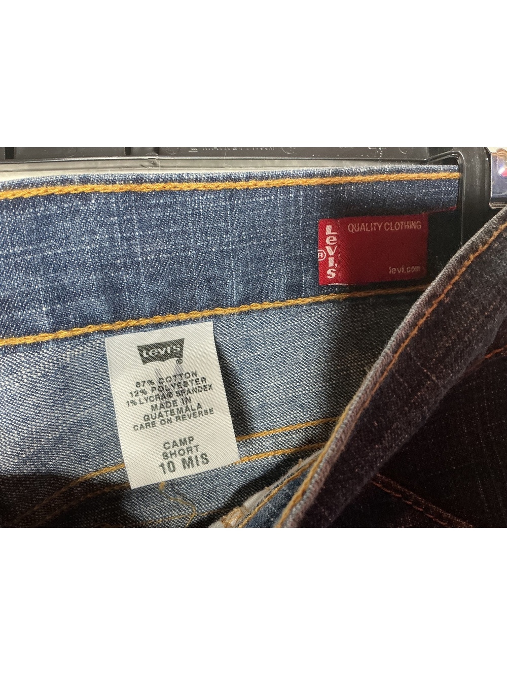 < Levi’s Dark Wash High-Rise Denim Shorts Size 10 > - Picture 3 of 4
